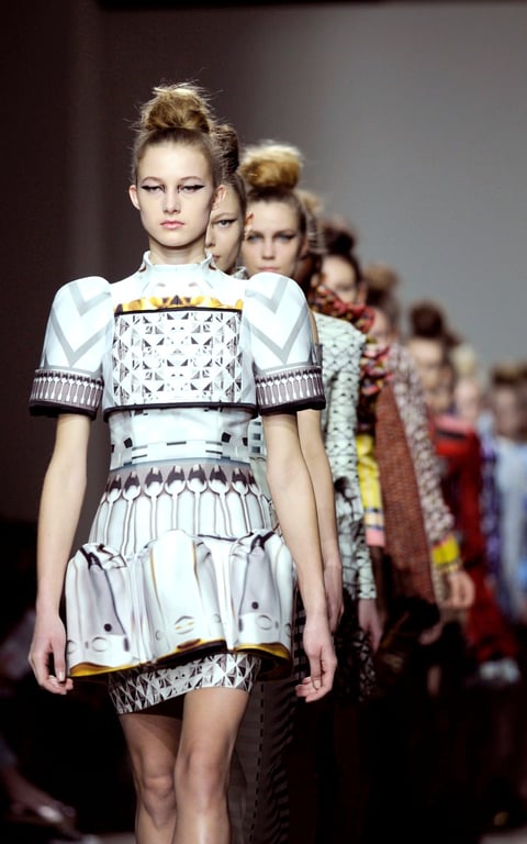 Mary Katrantzou presentó su colección Otoño/Invierno 2012.
