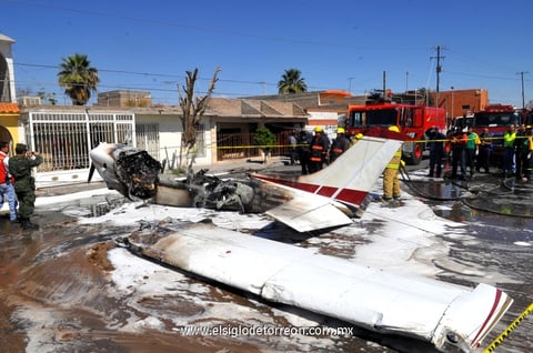 Como consecuencia del accidente fueron suspendidos los servicios de energía eléctrica y de gas entubado, para evitar daños mayores.