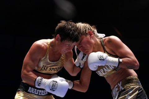 Mariana buscó el boxeo a la distancia para aprovechar su mayor estatura y alcance.