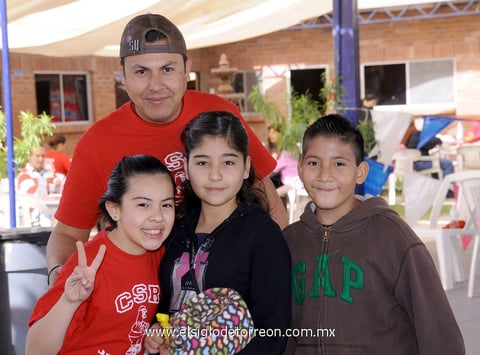 06032012 JOSé ANTONIO , Natalia, Michel y Luis.