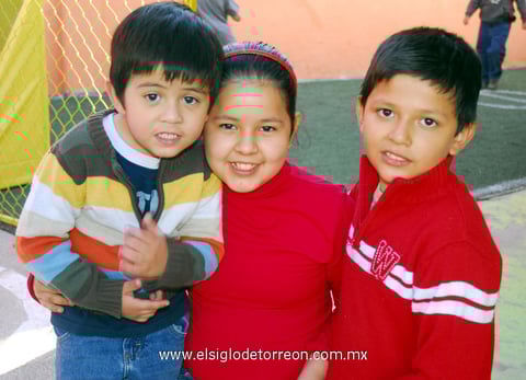 02032012 RODRIGO , Citlaly y Diego.