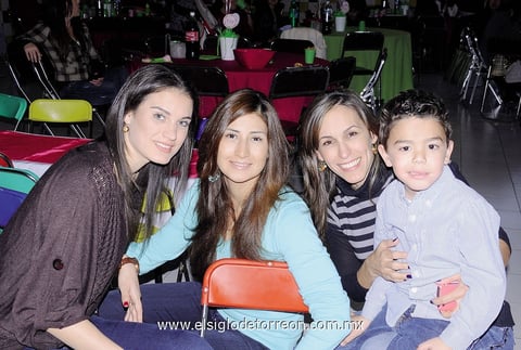 06032012 LINDA  Fayad, Laura Ávalos, Valeria B. y Patricio Zarzar.
