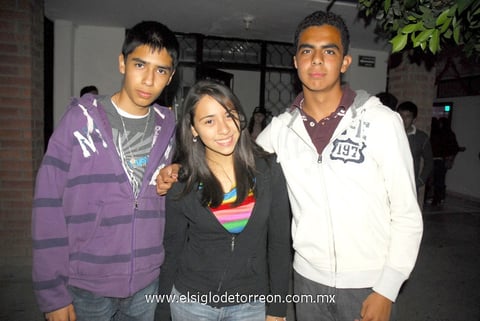 01032012 MARIO , Mafer y Luis.