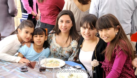 08032012 MARIANNE , Regina, Andrea, Ana Isabel y Ximena.