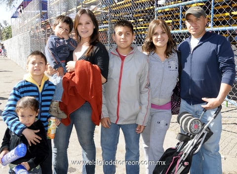 07032012 FAMILIAS  Hernández Alanís y Vázquez Alanís.