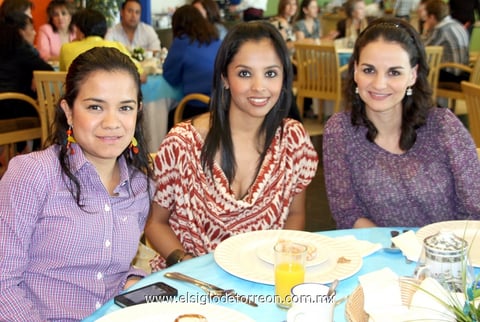 07032012 ALE  de Muñoz, Ana Avelina Anaya y Olimpia Velázquez.