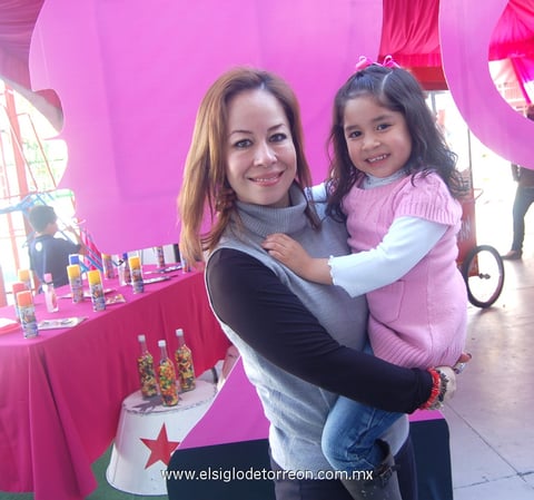 09032012 VERóNICA  Caballero y María José Ramírez.