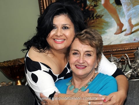 09032012 SILVIA  Weber y Maru Ortiz.