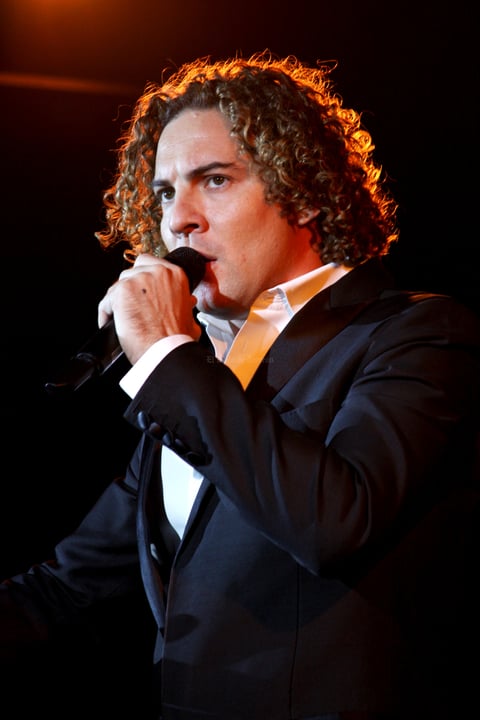 Bisbal se dispuso a recordar a Juan Gabriel, de quien cantó las piezas Yo No Nací para Amar y No Tengo Dinero.