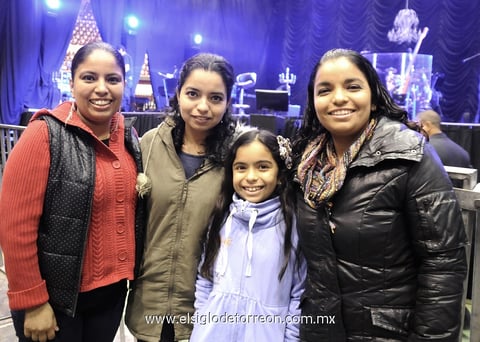 13032012 ELVIA , Rocío, Gina y Camila.