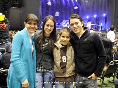 13032012 GEORGINA , Gina, Eduardo y Arturo.