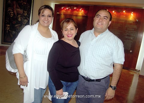 13032012 LIZBETH  Ceballos, Jazmín García y Clemente González.