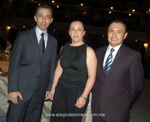 13032012 EDMUNDO  Barrera, María de los Ángeles Coronel y Amonario Asiáin.