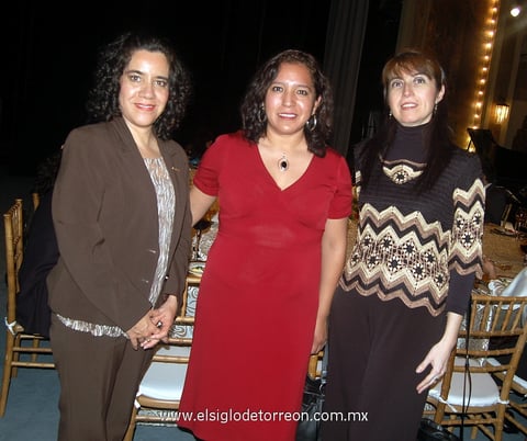 13032012 CECILIA  Macías, Oliva Badillo y Adriana Bolaños.