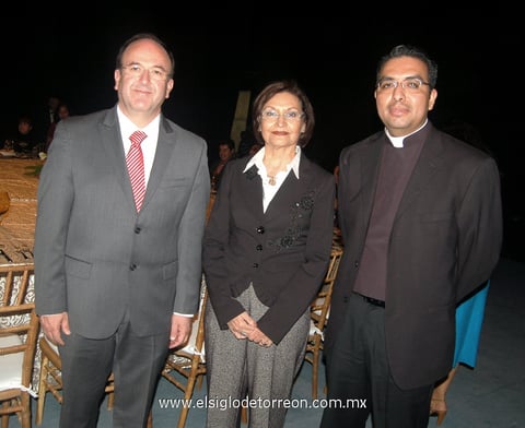 13032012 HNO. LUIS ARTURO  Dávila, Claudia Máynez y Rafael López.