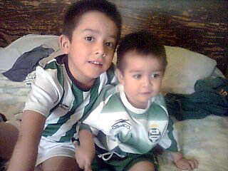 FRANCISCO Quiñones y Santiago Quiñones celebraron el triunfo del Santos Laguna.