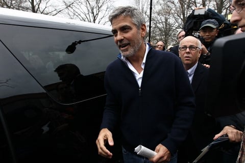 Clooney compareció ante el Congreso de EU. para advertir sobre la situación de Sudán del Sur, donde alertó de que la población está siendo masacrada e instó a que se aprueben sanciones contra el Gobierno Sudanés.
