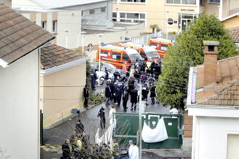 Un motociclista armado abrió fuego afuera de una escuela judía en la ciudad de Toulouse.