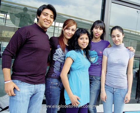 19032012 SERGIO , Mary, Alma, Marely y Adriana.
