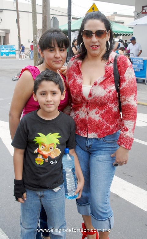 20032012 YADIRA  Castillo, Jesús y Mitzy Méndez.