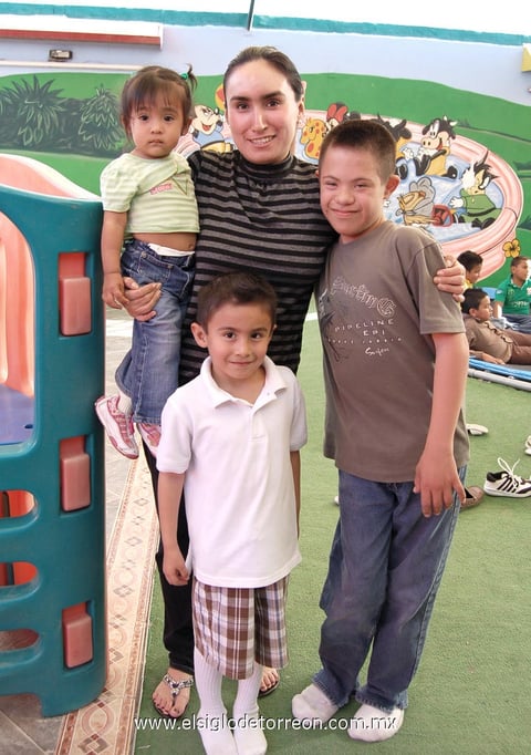 19032012 IOSEB , Sandra, Gerardo y Asaf.