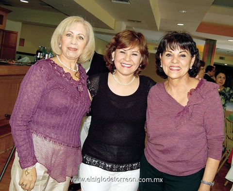 19032012 YOLANDA,  Laurita y Rosa.
