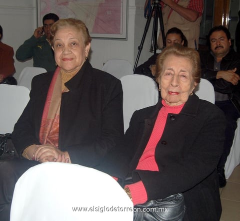 17032012 MARCIA  Estrada y Consuelo Molina.