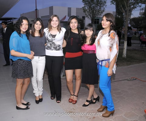 18032012 MANUEL,  Alejandro, Valeria, Esther y Pantoja.