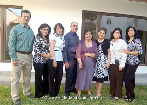 18032012 ROBERTO , Aída, Gina, Roberto, Juanita, Reyna, Laura y Paty.