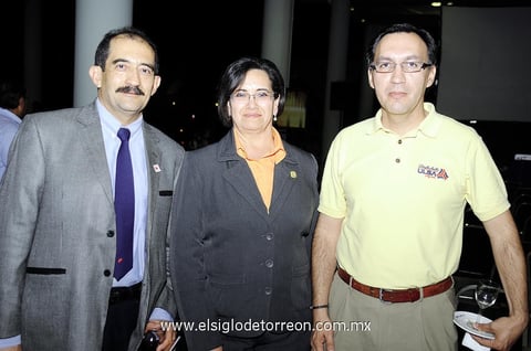 18032012 ALEJANDRO , Cristina y Armando.