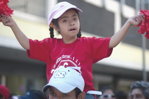 El 21 de marzo se conmemora el Día Mundial del Síndrome de Down, Los expertos aseguran que tal condición se da con la presencia de una copia extra del cromosoma 21, en vez de los dos habituales (trisomía del par 21). De éste número deriva la elección del 21 de marzo como el Día Mundial del Síndrome de Down. La ONU ha reconocido esta fecha de manera oficial en su calendario.
