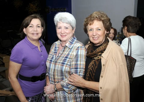 21032012 PILAR,  María Elena y Pilar.