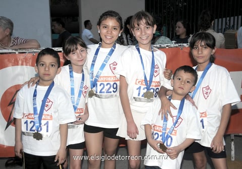 23032012 ALFONSO , Karen, Paula, Diana, Ángel y Rocío.