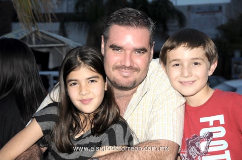 23032012 LILY  Delgado y Mariana Hernández.