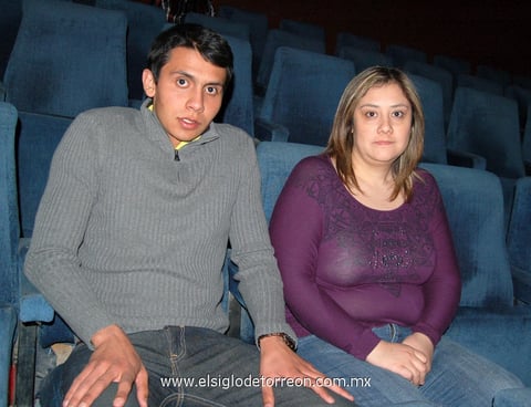 23032012 ÉDGAR  Reyes y Anabel Rosales.