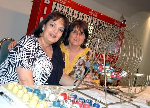 24032012 MARINA  de Fernández y Maricarmen de Sesma.
