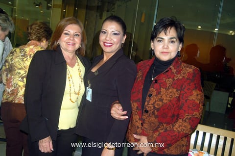 24032012 MARY  Martínez, Claudia López y Lulú de Pérez.