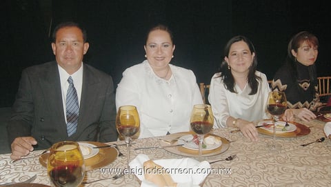 27032012 ULISES  Valdés, Ivonne Escalera y Brenda Álvarez.