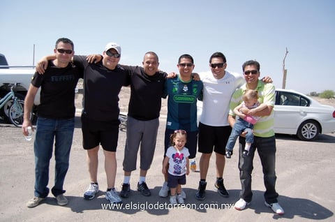 27032012 LEOBARDO , Ricardo, Carlos, Carlos, Gerardo, Salvador y dos hermosas bebitas.