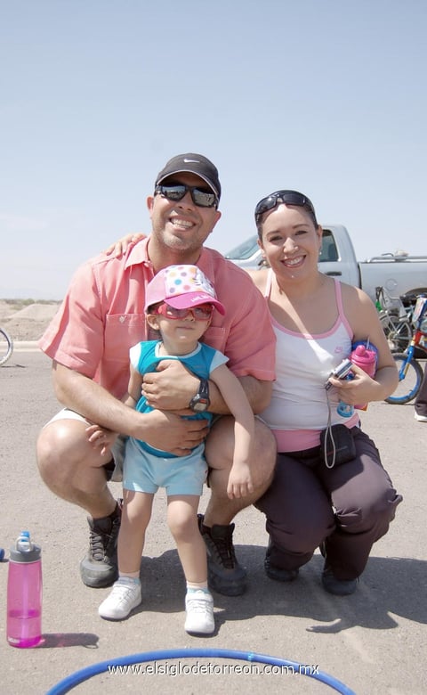 27032012 ARTURO , Diana y Ana Lucía.