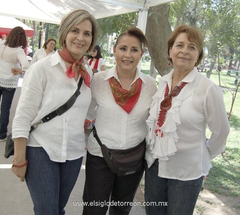 27032012 CARMEN , Normita y Meche.