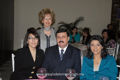 28032012 ADRIANA , Olga María, Damián, Monserrat y Alejandra.