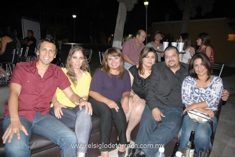 28032012 JOAQUíN  Reyes, Gabriela Reyes, Camy de Vázquez, Wendy Ávila, Fabián de Anda y Lissy de Anda.