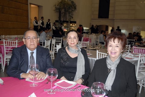 28032012 MIRIAM  de Díaz de León y Tensy de Aguilar.