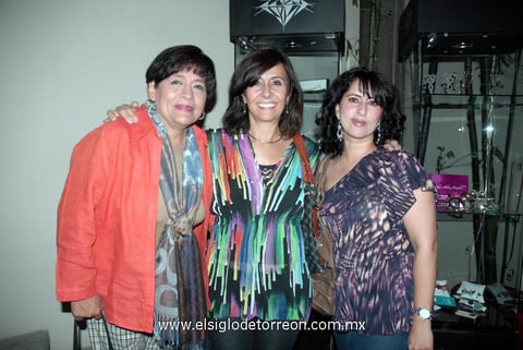 28032012 ROSARIO , Queta y Cristina Rico.