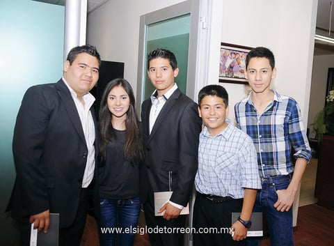 26032012 JUAN LUIS  Ibarra, Mara Fernanda Uribe, Arturo Fonseca, Saúl Daniel Pérez y Gustavo Velázquez.