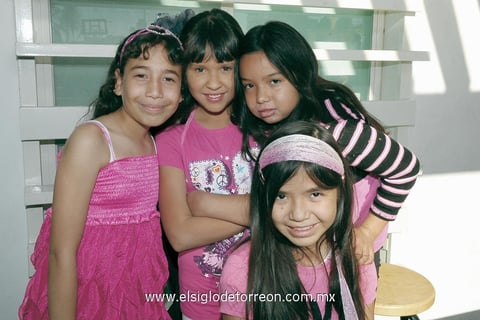 26032012 YOSSELIN , Monse, Flor y Andrea.