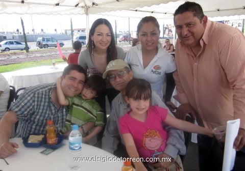 26032012 LAS FAMILIAS  fueron los invitados especiales.