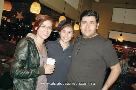 26032012 ALMA,  Leslie y Ernesto.