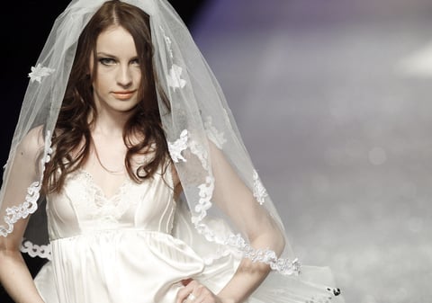 Una modelo luce creaciones de Eve's Temptation Lingerie collection, durante la Semana de la Moda china